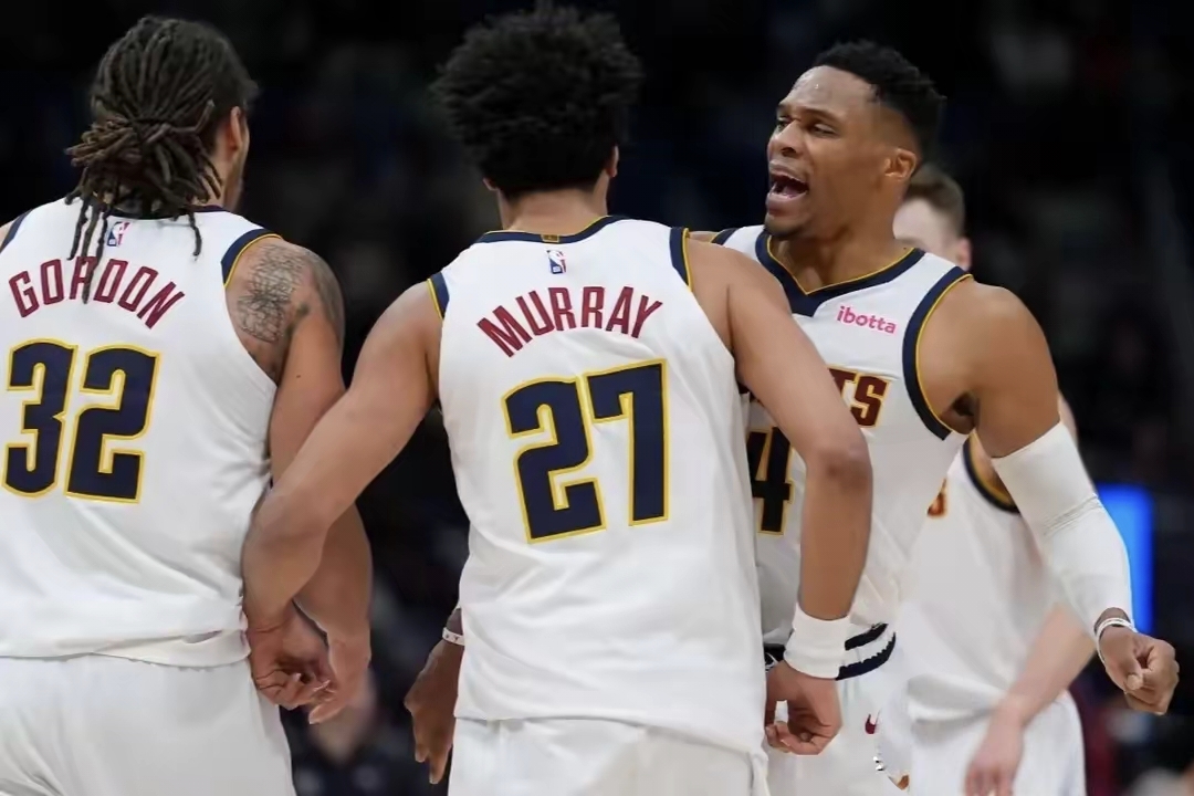 关于穆雷官方宣布比赛规则变更新规，G2引发争议！观众掌声雷动的信息