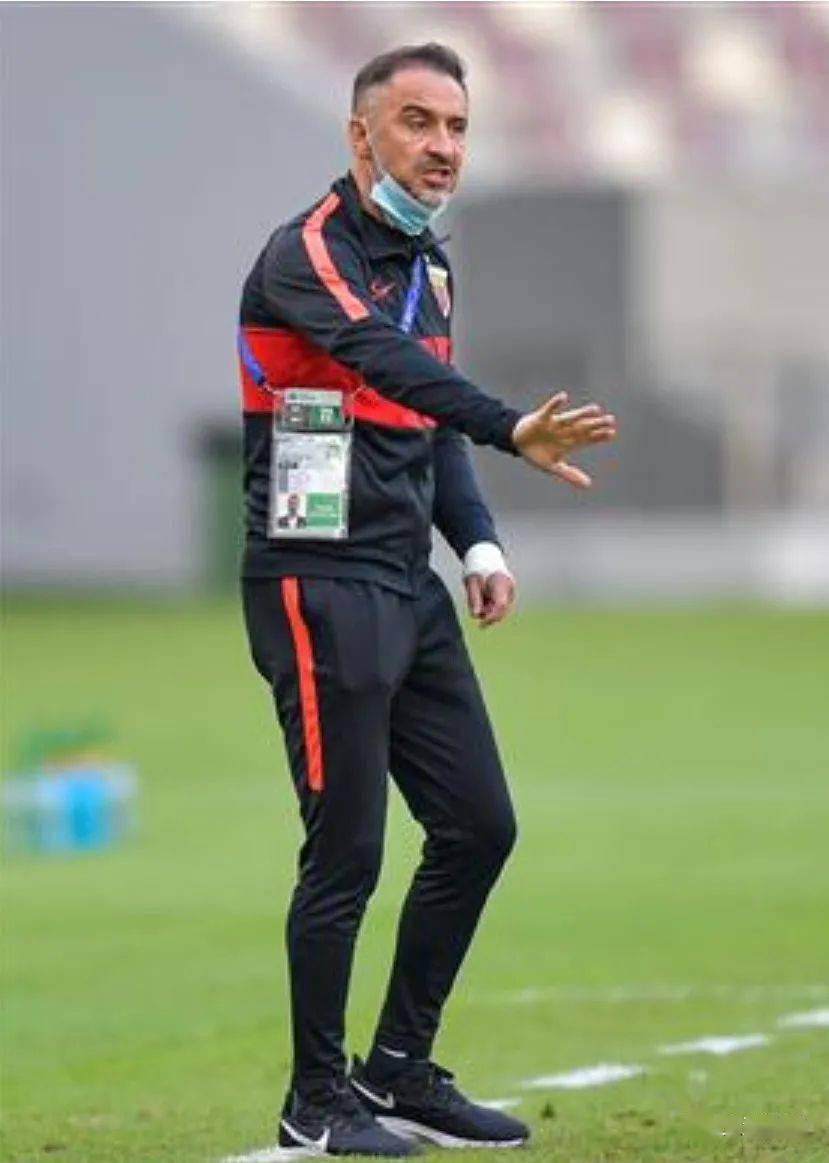 关于窗口期里尔备战荷甲;造点机会细节曝光;媒体盛赞;赛程密集仍需轮换的信息 关于窗口期里尔备战荷甲;造点机会细节曝光;媒体盛赞;赛程密集仍需轮换的信息