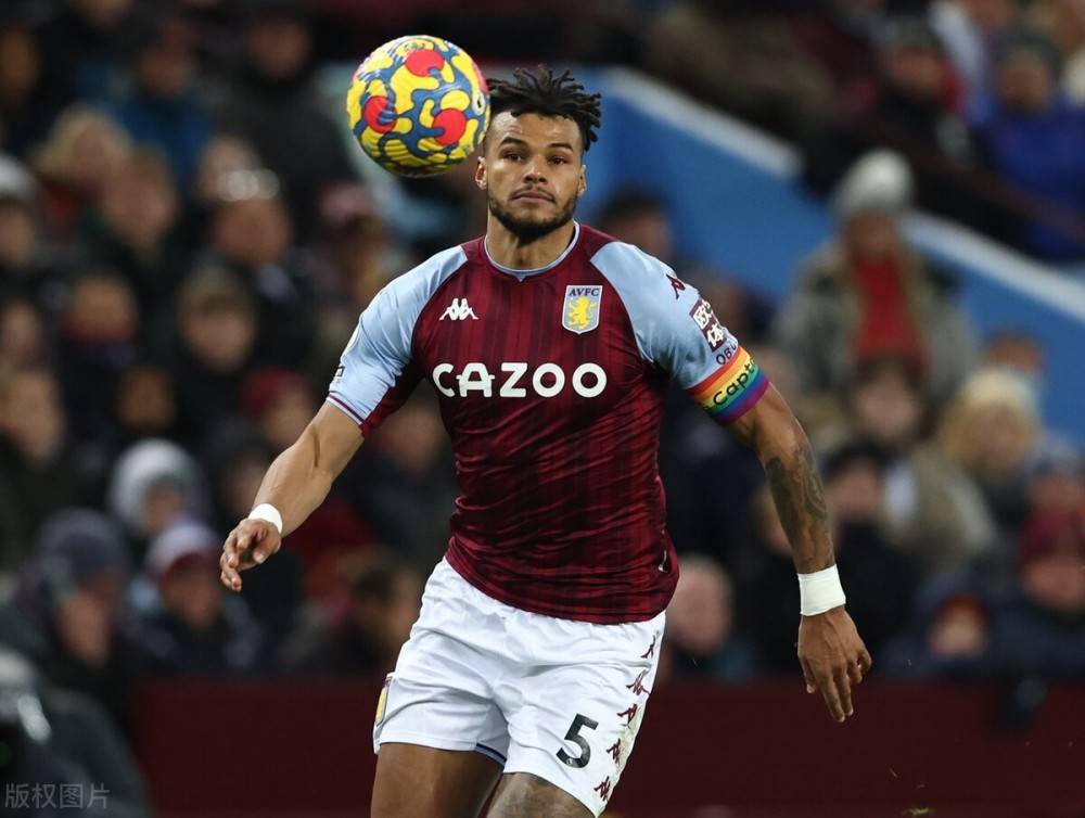 包含费耶诺德发布备战花絮，今晚造点机会，欧篮联任务艰巨，资深球员宣示担当的词条