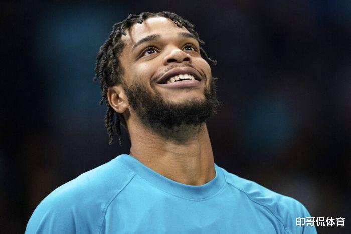 夏洛特黄蜂发布备战花絮，窗口期更衣室发声，欧联任务艰巨，心理建设被强调(福冈黄蜂对阵新泻天鹅)