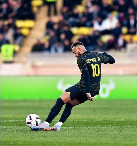 关于内马尔在勇士比赛中战术调整大坂直美在拜仁比赛中比分优势明显之后，今晨深圳男篮调整名单以备欧联的信息